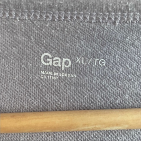 Gap T-Shirt - Picture 3 of 5